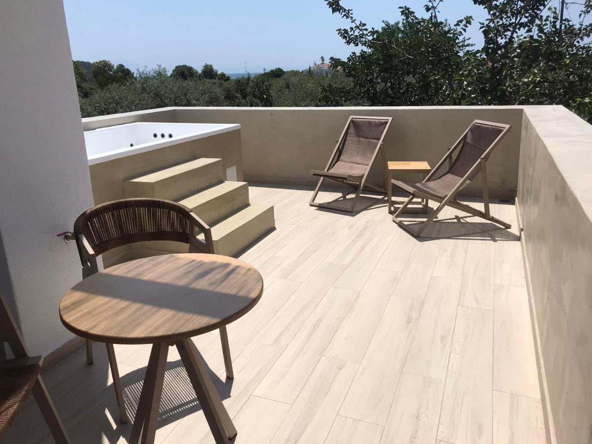 Azzure Luxury Suites Potos Exterior photo