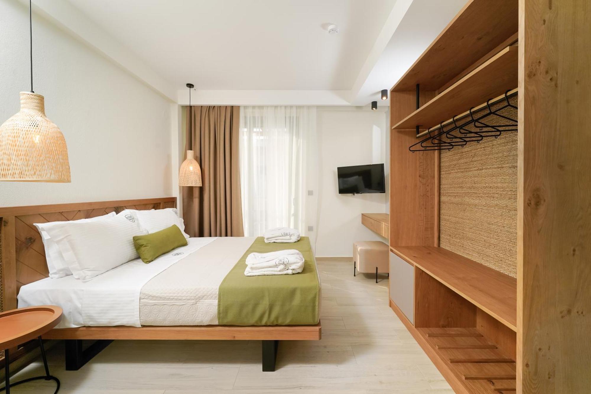 Azzure Luxury Suites Potos Exterior photo