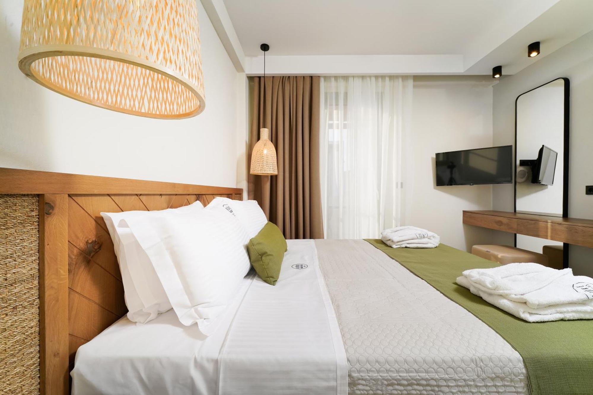 Azzure Luxury Suites Potos Exterior photo