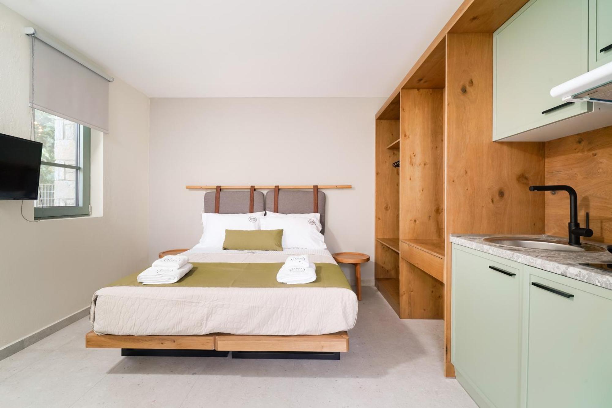 Azzure Luxury Suites Potos Exterior photo
